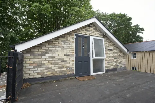 The Den - King BED 5 min Walk to City Centre