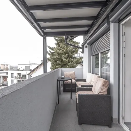 Exclusive (top floor) new-build vacation apartment with distant views