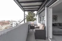 Exclusive (top floor) new-build vacation apartment with distant views