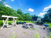 Mountaintop Hideaway ~ Piece of Paradise - Apt - 2-Star
