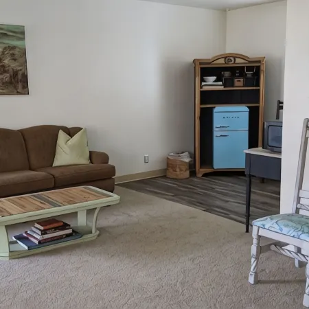 BAY/OCEAN VIEWS-WALK TO ALL!! Midship Quarters - 500 sq ft-Queen bed, full bath!