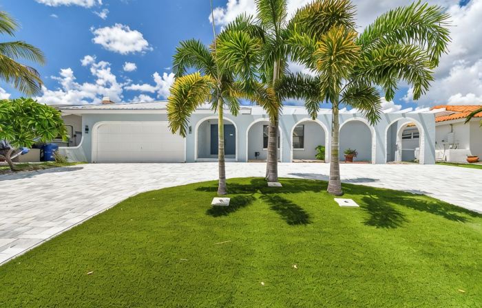 Waterfront, Heated Pool, Kayaks, Game Room, Fishing