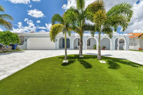 Waterfront, Heated Pool, Kayaks, Game Room, Fishing