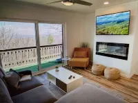 Cozy Elk Hideaway - Walk to Ski Slopes!!!