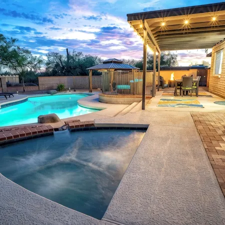 Desert Skies - Beautiful private Tucson home with great mountain views &  pool