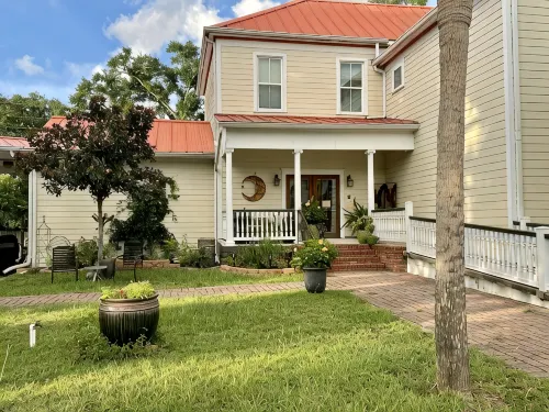 In the Heart of Apalachicola~Walk Everywhere!~Pet Friendly Studio Apartment