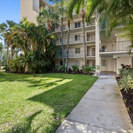 Jupiter Beach Condo Retreat