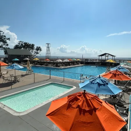 Sunset View-Dog Friendly with Pool/Tennis!