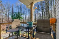 1/4 Mile to Ecusta Trail • Firepit • 1G Fiber Wi-Fi • Bamboo Bungalow - Kitchens