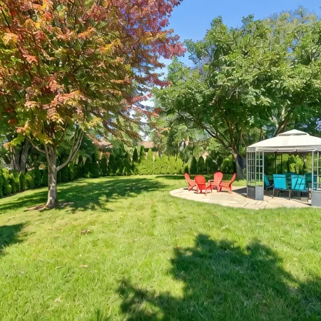Game Room & Fenced Yard Near O’Hare