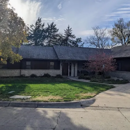 Walk to K-State, Sleeps 12, Pool Table, Hot Tub, 28-60 Nights Stays Are Welcome!