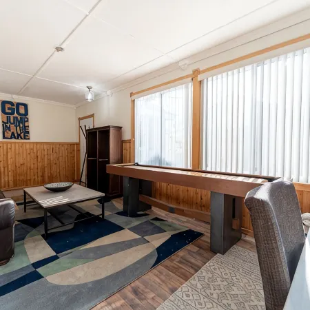 Glens Falls Boutique Stay, near skiing, Lake George, Saratoga, Pool!