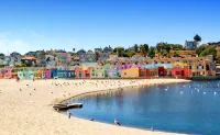 Rare 3 br in Capitola Village with 5pm checkout Jan-Apr+Parking!