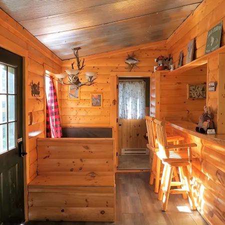 Pet friendly, hot tub, cabin