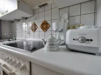 Ferienwohnung Jakob, mit Garten, Terrasse und Strandkorb Hotels in Tonning