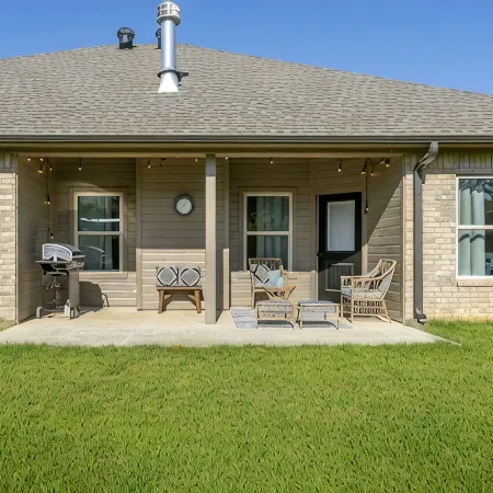 4 bedroom 2 bath Sleeps 8