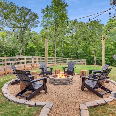 Wow!! Family Friendly Getaway:Hot Tub, Fire Pit, Nature, Wine & Weddings