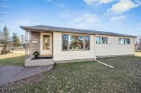 Family, Group Friendly, Large Yard, Only 6 Miles to Duluth, MN!  EV Charger