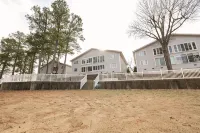 Spacious Condo on Kentucky Lake - Waterfront at Big Bear - Boutique
