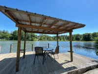 Osceola Lake Bungalow ~ 2 Miles to Downtown Hendersonville - Free Paddle Gear - Wifi