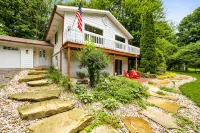 3-bedroom house with theater-game room-pet friendly in beautiful Fennville - Boutique
