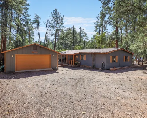 Surrounded by Pine Trees / Wildlife / Peaceful / Nearby Hikes Hotels in Pine