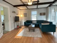 Cozy two bedroom house in the heart of Gloucester