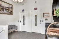 The Executive Suite- Apartment near the river!