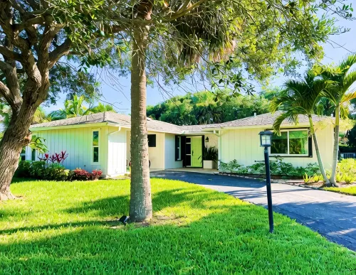 Island Beach Cottage: Your Zen Retreat by the Sea. - 4-Star