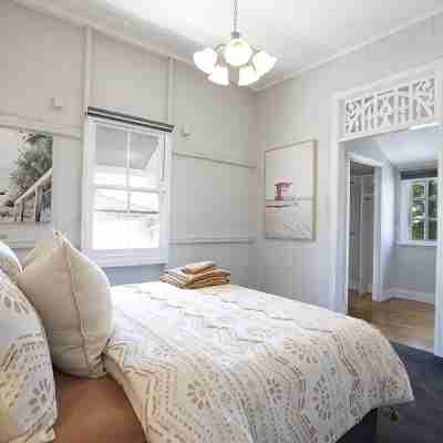 Bay Breeze Manor: Grand 5BR Queenslander Haven Rooms