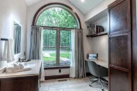 Fully Renovated Condo - Sleeps 7!