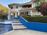 Mexican/mediterranean Villa At 10 Minutes Walk to Beach with private pool - 2 stjerner
