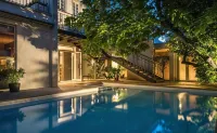 Maison des Ambassadeurs - Rooftop Pools