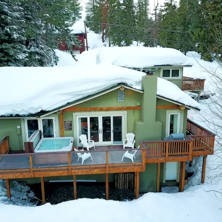 Cozy Heavenly Home w/Hot Tub, Views, Steam Room, Karaoke, Arcade - 2026 Remodel!