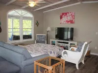 Desert Rose Villa, with Fabulous Coral Harbor views Hotels in Coral Bay