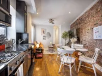 Three Bedroom West Village Townhouse! - Bungalows