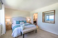 VANDERBILT BEACH- BEACHFRONT 2 BEDROOM, 2 BATHROOM CONDO...SIMPLEY GORGEOUS! - Beach