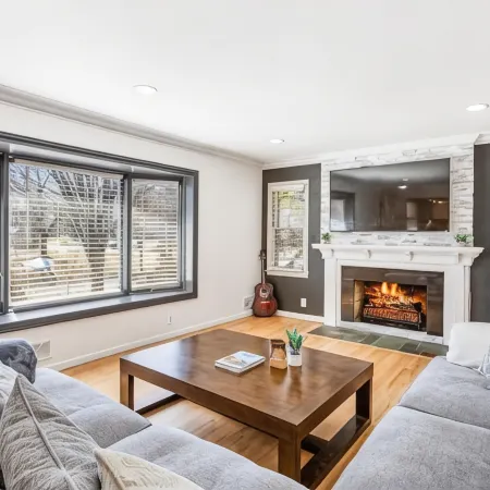 Spacious 3 BR Modern Home in Grosse Pointe Park