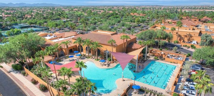 Beautiful Pebblecreek Resort Home in Goodyears AZ - Premiere Host Отели в г. Гудиер