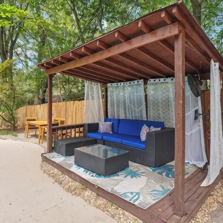 Oasis in ATL- 3BR/2BA Lux Serene Bungalow w/ Gorgeous Private Backyard and Pool