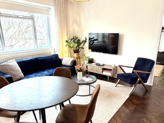 Newly Refurbished 2 BR Apartment in South London