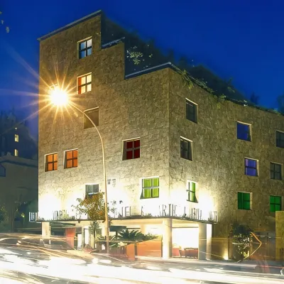 Hotel Abitart Hotel dekat Stasiun Metro Piramide
