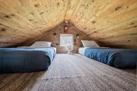 Historic Ranger Station in the heart of Nemo, SD - Chalets