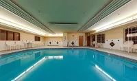 AmericInn by Wyndham Galesburg - parking