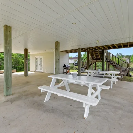 Peaceful Waterfront Summer Escape! Sunshine, King Suite, Private Dock