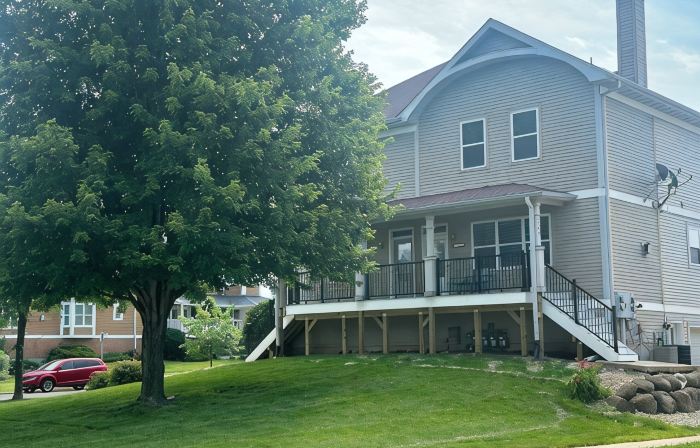 Capital City- 6 Miles from Madison with Fireplace