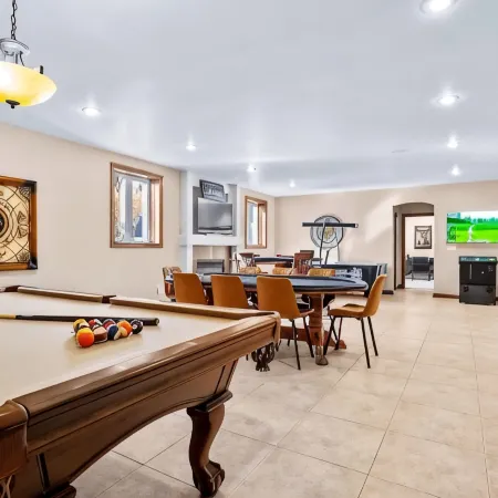 Huge home with theater, hot tub, golf cart, and just minutes from Lambeau Field!