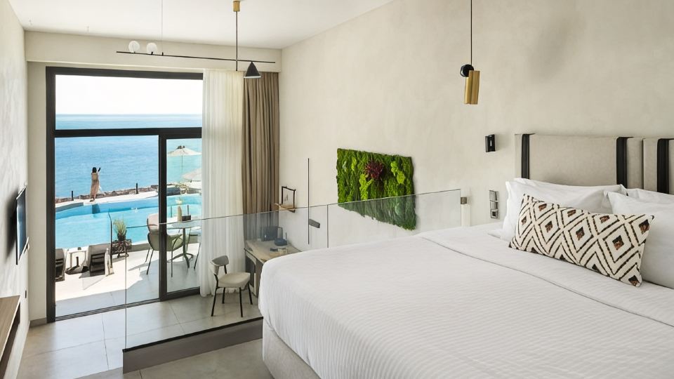 Akrotiri Olympus Luxury Suites