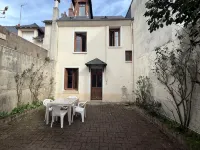 Le Passage du Roi: Historic TownHouse, Charming Courtyard - Steps from Chateau! - 3-Star