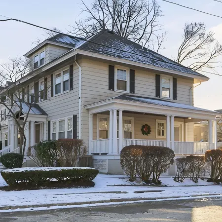 3Br Salem Townhouse Minutes to Downtown